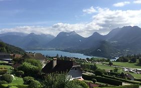 Charmant appartement avec vue lac